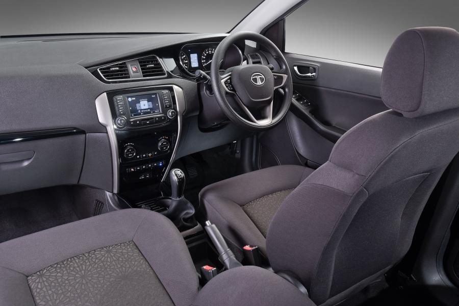 Интерьер Tata Bolt Sedan 2015 года  (ZA) (фото 6 из 36)